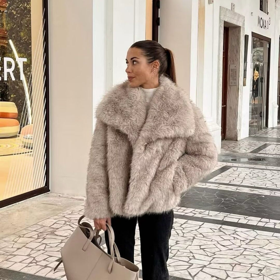 Women’s Chic Plush Faux Fur Coat